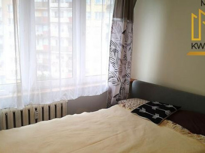 Mieszkanie 4 pokoje 72 m2 os. Okrzei niski blok