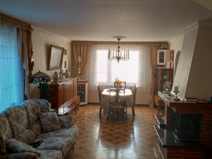 Dom w świetnej lokalizacji do prowadzenia działalności i