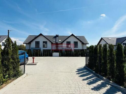 Dom w zabudowie bliźniaka