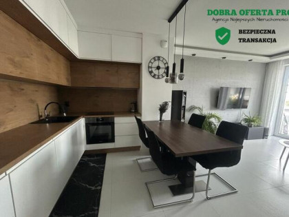 4 pokoje, 2 balkony, 2 łazienki, 82 m²