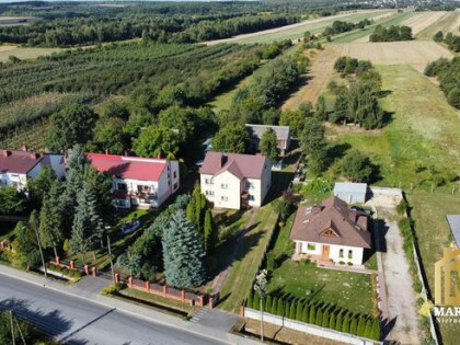 Dom na dużej działce do odświeżenia! WARTO!