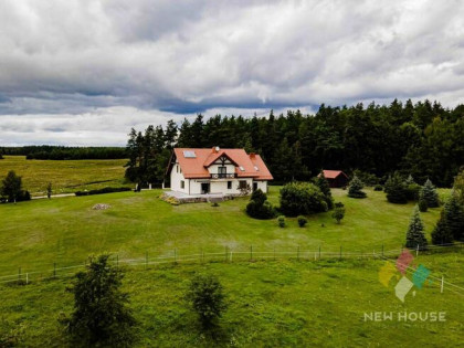 Dom na wzniesieniu z tarasem, działka 5882 m2