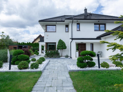 Nowoczesny dom z sauną, pięknym ogrodem - Wilkszyn