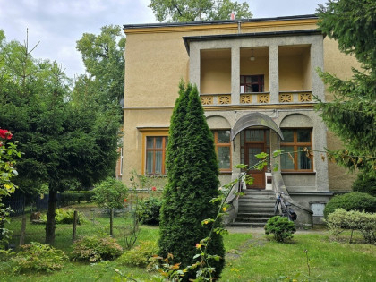 Na sprzedaż PIĘTRO przedwojennej WILLI w centrum