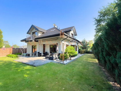 Przestronny dom z ogrodem – idealny dla rodziny!