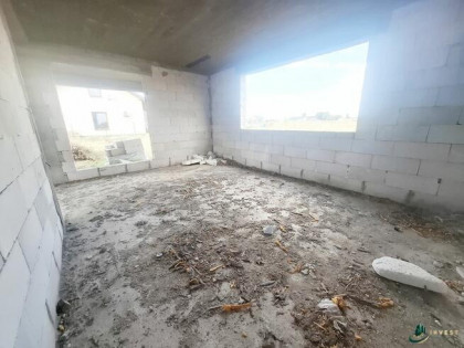 DOM WOLNOSTOJĄCY Z PODDASZEM UŻYTKOWYM W TRAKCIE BUDOWY