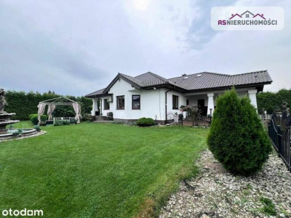 Dom wolnostojący, basen, duża działka,10 minut do Koszalina