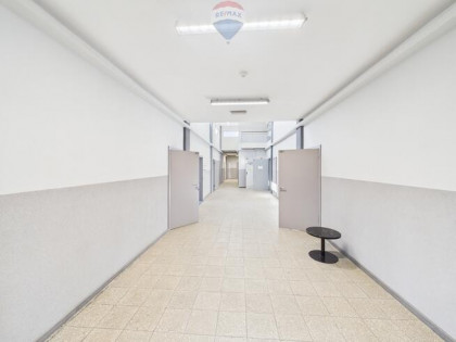 Biuro 23,4 m² z windą i parkingiem – Rybnik