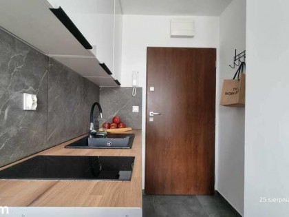 Urządzona Mikro Kawalerka z Balkonem i Ogrodem !