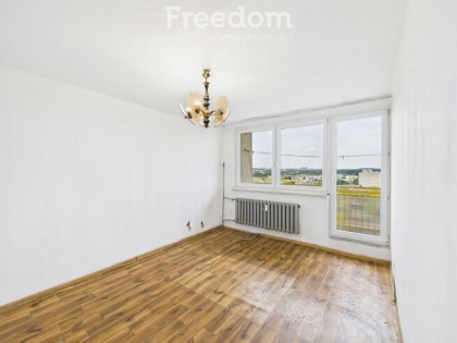 Dwupokojowe mieszkanie z balkonem, do remontu