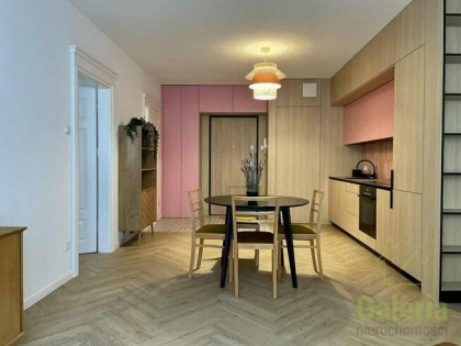 Stare Miasto, 2 pokoje + winda i miejsce postojowe