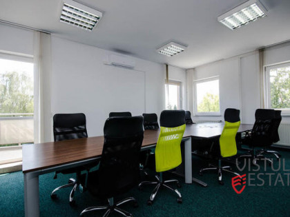 Lokal biurowy z parkingiem