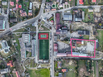 Nieruchomość z budynkami handlowo-magazynowymi