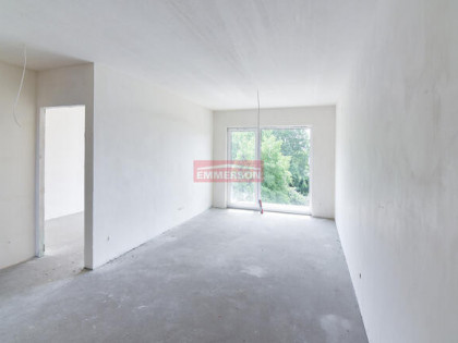 słoneczne dwupokojowe przy szybkim tramwaju