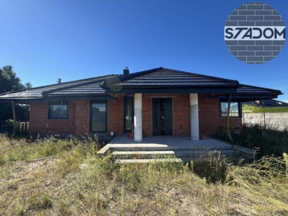 Na sprzedaż dom jednorodzinny z garażem – Łaszczyn