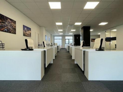 Biuro 174 m2 + duży parking