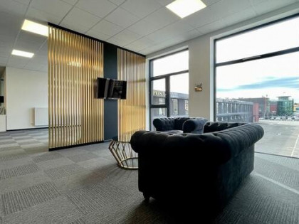 Biuro na wynajem - 141m2, Piętro I - Parking