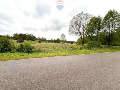 Działka pod zabudowę jednorodzinną mieszkaniową