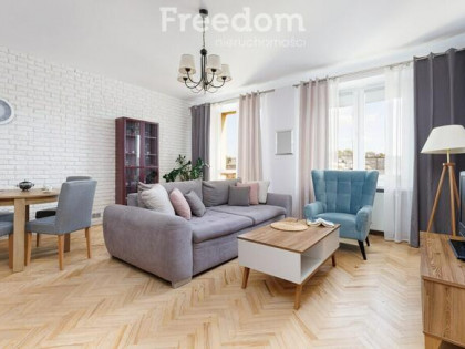 72,8 m² przy Pałacu Branickich i Parku Planty