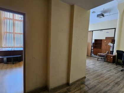 Do wynajęcia biuro 2 pokoje 25.37 m2 plac Orląt Lwowskich