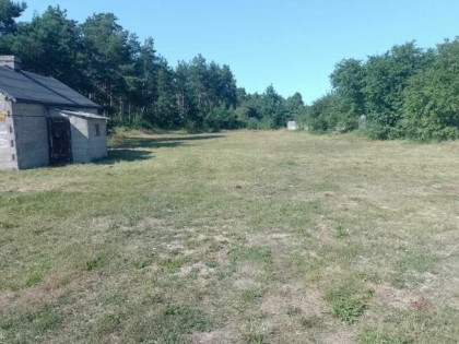Sprzedam działkę 1700 m² z budynkiem (27 m²) – Żurawin,