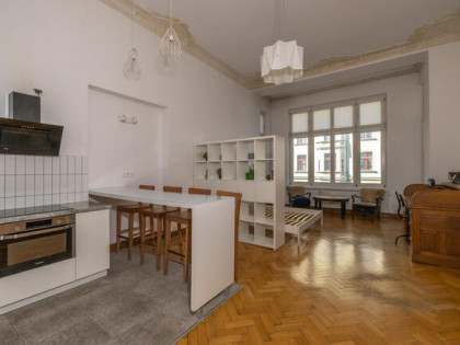 Stylowa kawalerka w kamienicy | Śródmieście