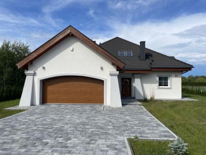 Piękny dom w malowniczej okolicy