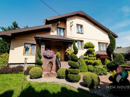 Piękny, funkcjonalny dom jednorodzinny z garażem