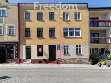 Kamienica z mieszkaniami i lokalem usługowym