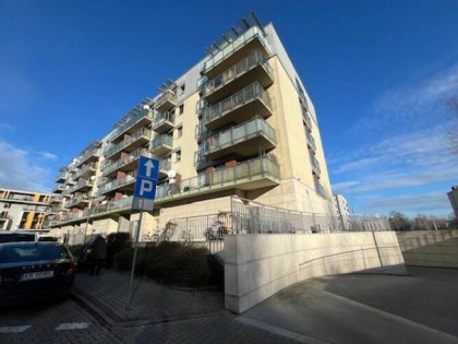 Syndyk sprzeda mieszkanie w Krakowie z garażem i komórką lok