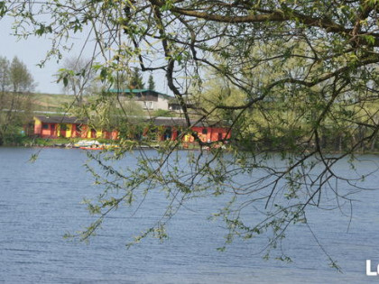 BORY TUCHOLSKIE- CEKCYN z dostępem do jeziora- gaz, prąd, kan.