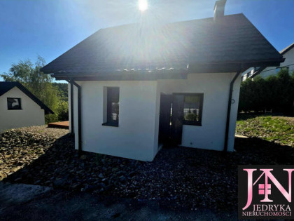 Mały  przestronny 75m2 Domek Wolnostojący na 6 arowej działce w Klęczana