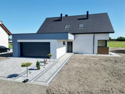 Dom Opole Czarnowąsy, Studzienna