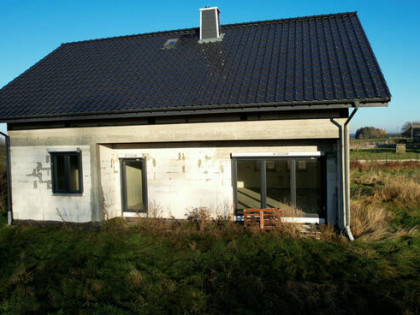 Gleźnowo house to be finished near a lake
