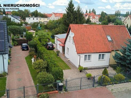 Dom w mieście z dużą działką