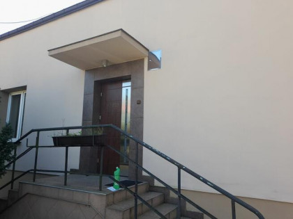 Dwa domy na jednej działce.