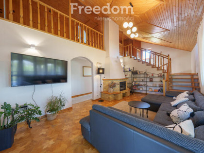 *Zamieszkaj w Strabli*