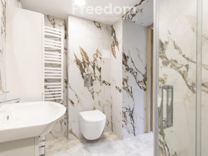 Dom z wieloma atutami i piękną działką