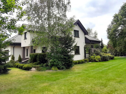 Komfortowy, z pełnym wyposażeniem