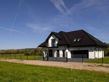 NOWOCZESNY DOM NA 12 AR DZIAŁCE