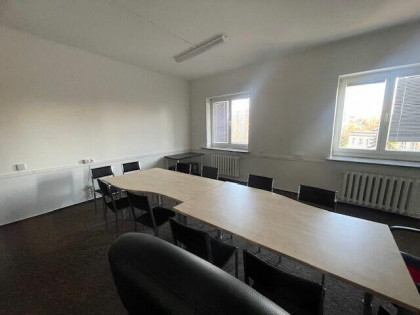 Lokale biurowe- C.O. w cenie czynszu