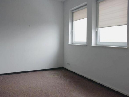 Powierzchnie biurowe 30 zł/m2 + duży parking