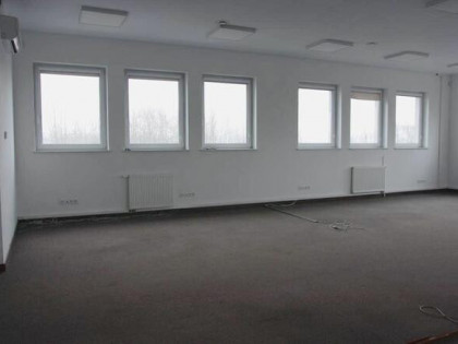 Powierzchnie biurowe 30 zł/m2 + duży parking