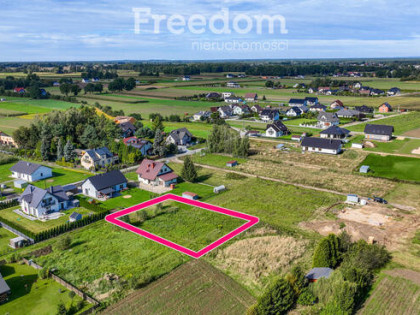 Działka 11 arów z pozwoleniem na budowę