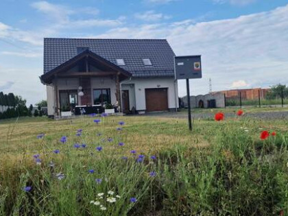 Nowoczesny dom z potencjałem kominek, basen okolice Opola