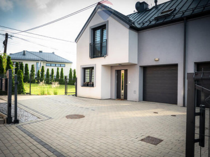 Bliźniak w Bielsku-Białej: Komfort i Natura