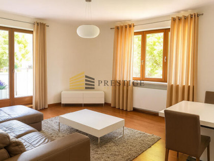 ** Zamieszkaj przy Polu Mokotowskim**