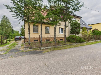 Na sprzedaż dom z piękna działką w Pile