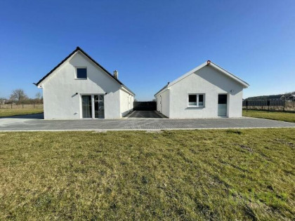 Działka z domami letniskowymi k. Międzywodzia