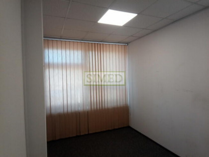 Małe biuro , dobry dojazd , parking,dostęp24h